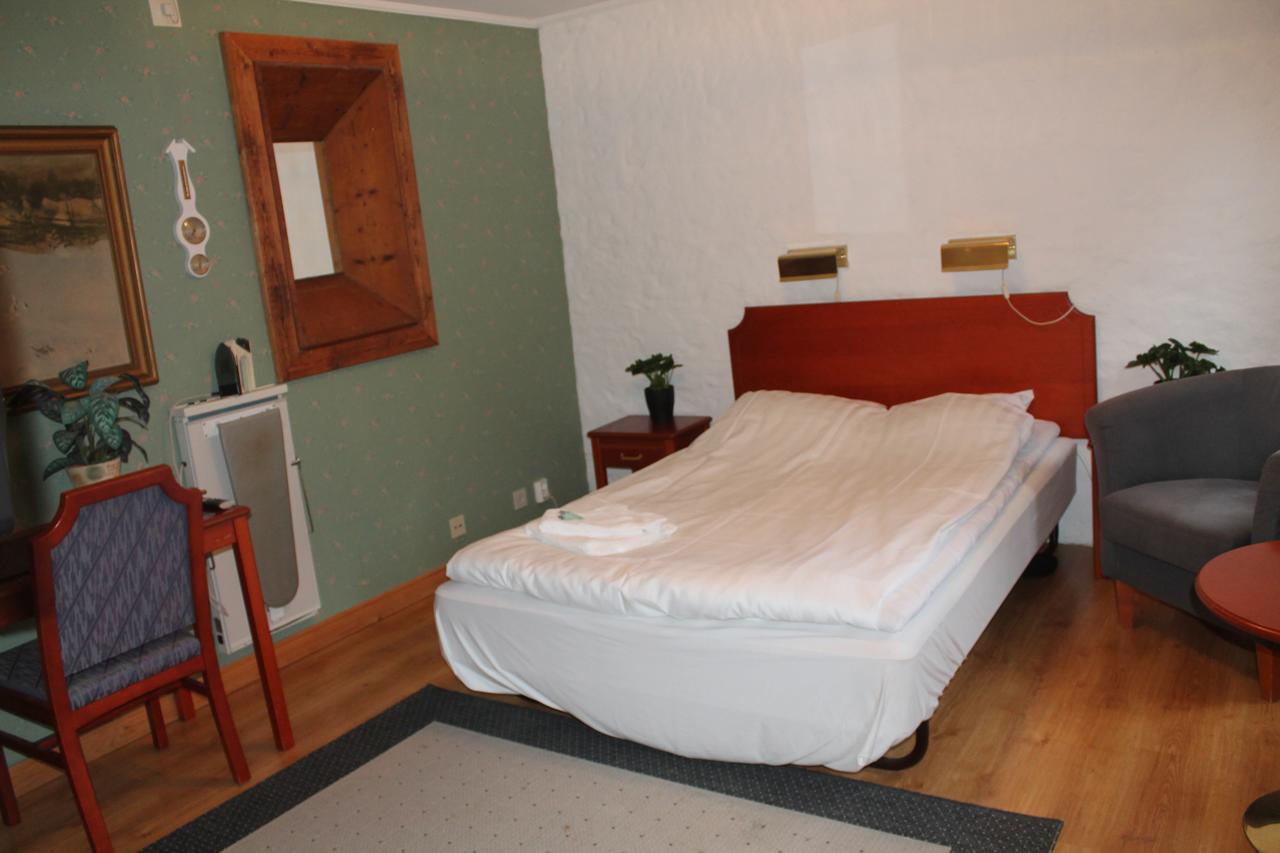 Hotell Mikaelsgarden Vårgårda Chambre photo