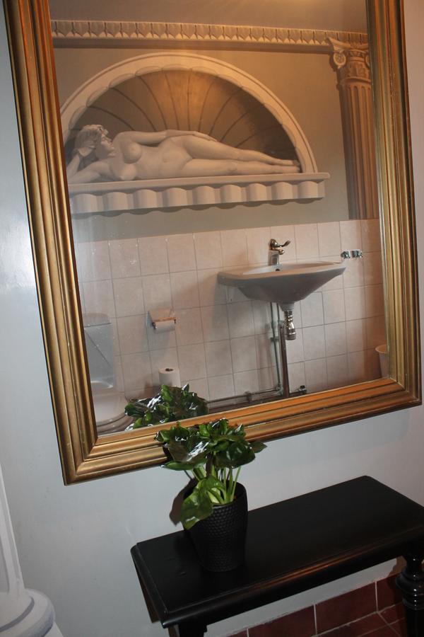 Hotell Mikaelsgarden Vårgårda Extérieur photo